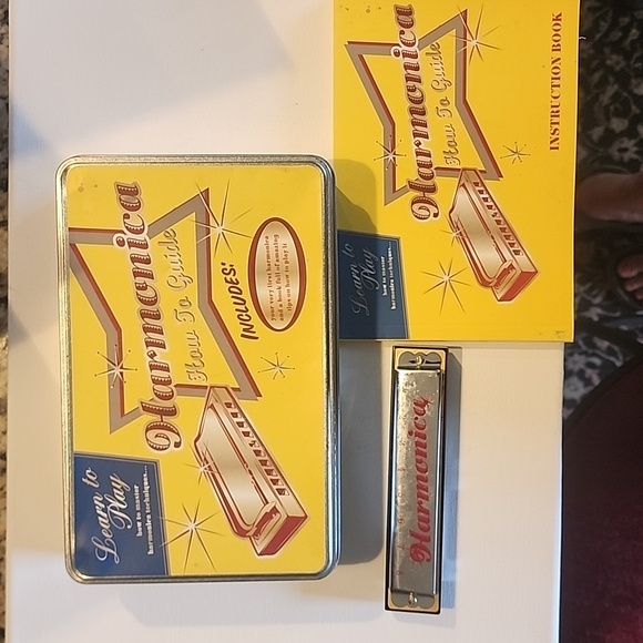 Harmonica with metal box and book - Picture 1 of 9
